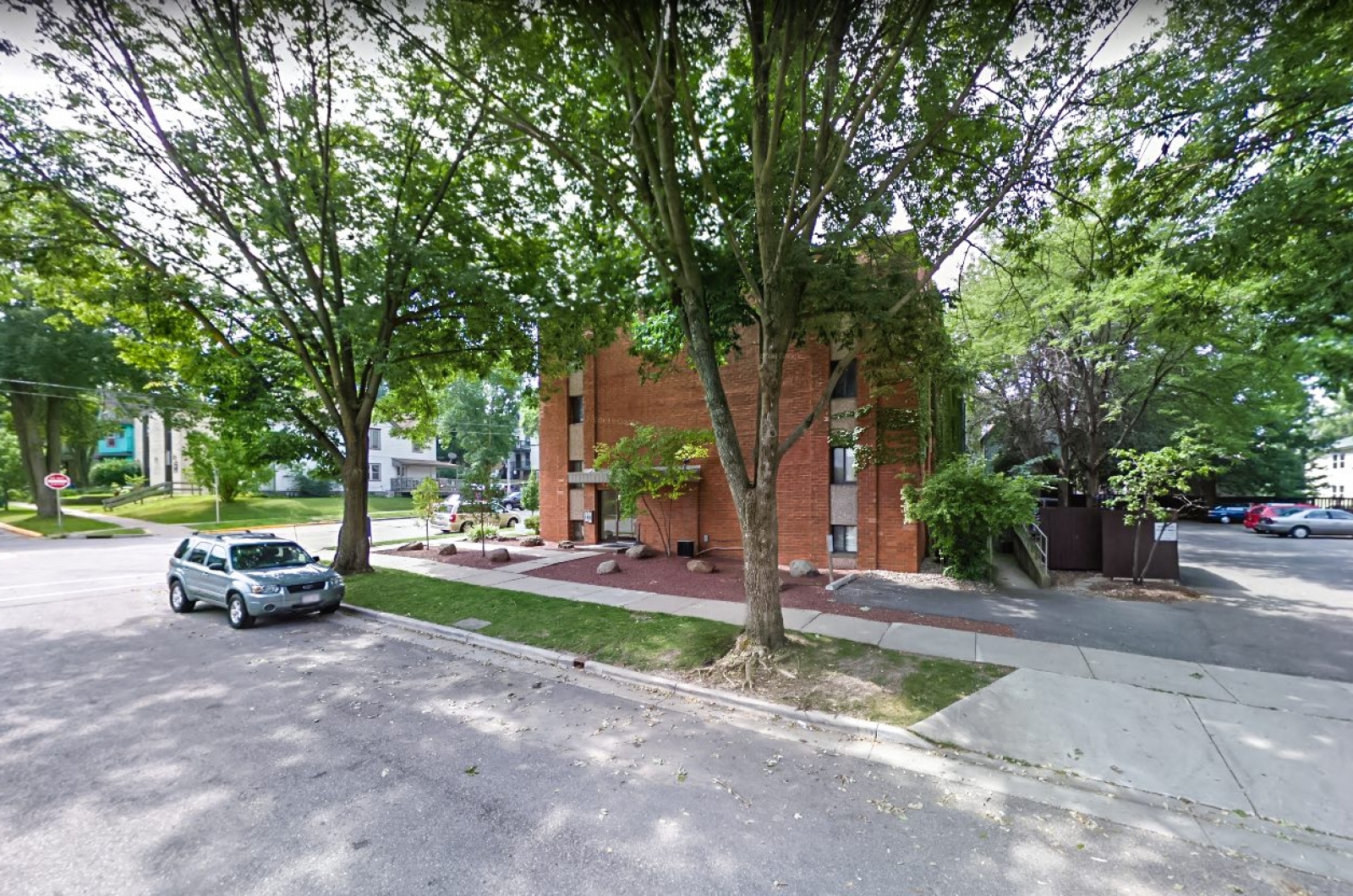 Courtyard Apartments Regency Property Management